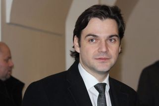 Uštěkaná čivava vs. státník: Jak bavorský premiér diplomatickou fackou ponížil ministra Macinku - Médium.cz